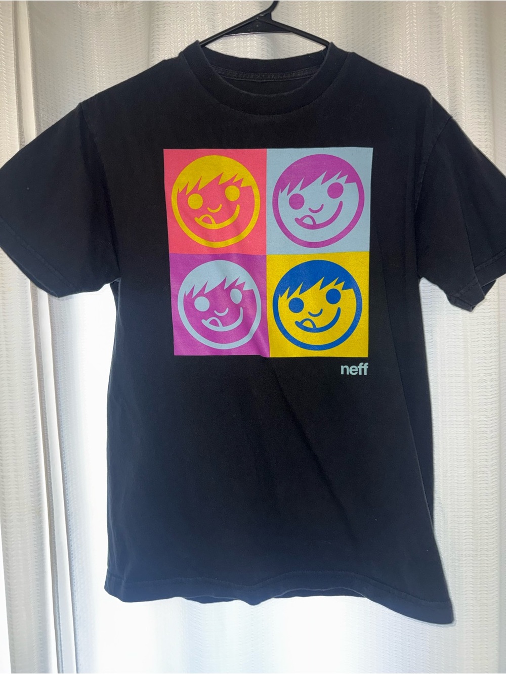 Neff mens Black Graphic Pop Smiley T-Shirt size medium